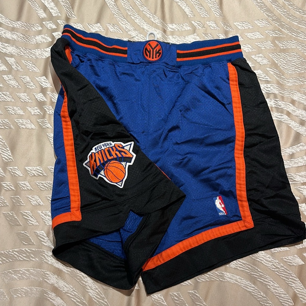 New York Knicks Vintage Player Shorts Size 36 **MINT** - Picture 3 of 6